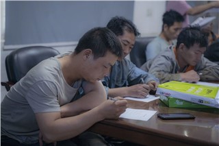 朝陽集團(tuán)開展行車和有限作業(yè)空間安全操作培訓(xùn)、道路交通安全培訓(xùn)